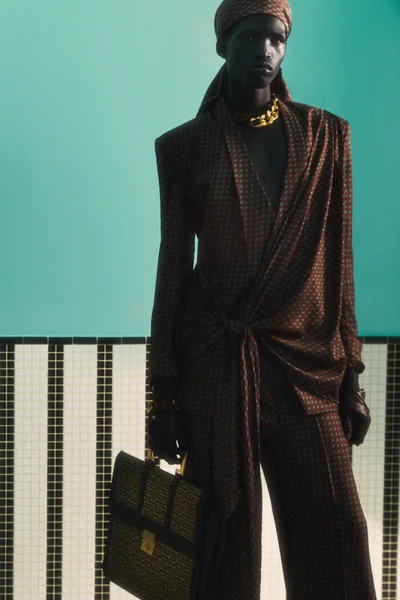 Look 44